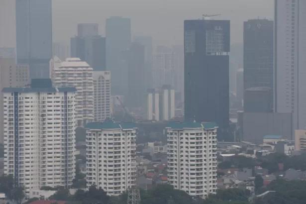 Polusi Terparah Tempatkan Ibukota Jakarta di Puncak Dunia
