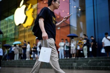 Pria Inggris Gugat Apple Rp 103 Miliar Karena Ketahuan Selingkuh