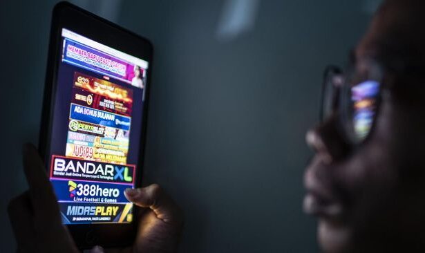 Kominfo Putus Internet Kamboja dan Filipina Karena Judi Online