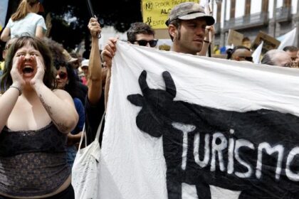 Spanyol Diprotes Overtourism: Ancaman Penghentian Bandara