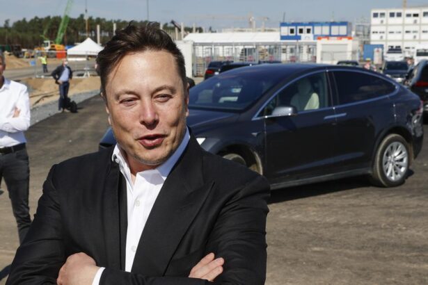 Gaji Terlalu Besar: Tesla Sebut Elon Musk Merugikan