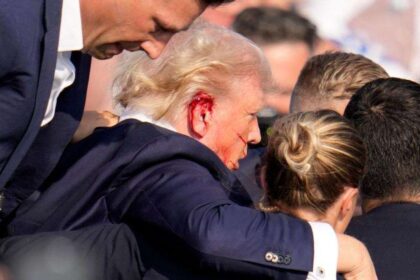 Calon Presiden Donald Trump Terkena Tembak Saat Kampanye