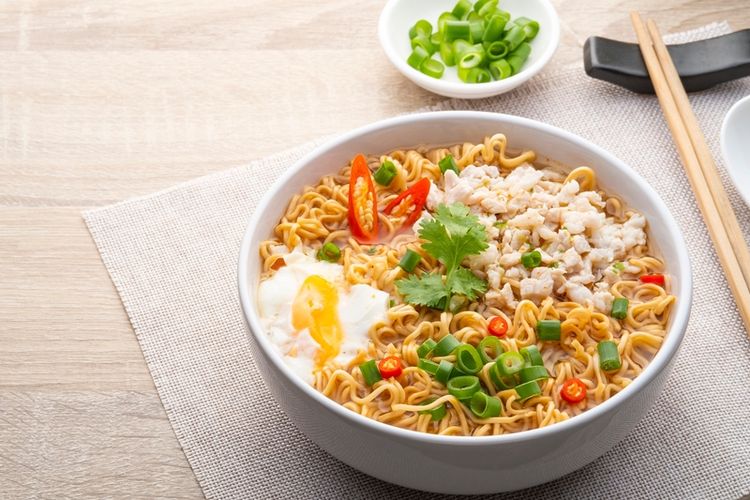 Dampak Makan Mie Instan Setiap Hari: Kenikmatan Risiko Besar