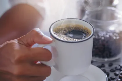 Atasi Deg-Degan Minum Kopi: Nikmati Kafein Tanpa Rasa Cemas