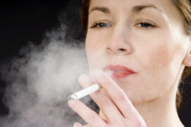 Racun Rokok dan Dampaknya pada Kecantikan Kulit Anda. Rokok bukan hanya membahayakan kesehatan paru-paru dan organ tubuh