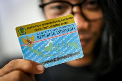 OJK Imbau Masyarakat Waspada Jika Dimintai Foto Pakai KTP