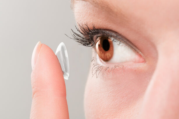Ini Penyebabnya Mata Tidak Nyaman Saat Pakai Softlens