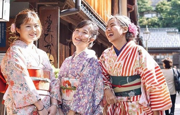 Jepang Wajibkan Warganya Tertawa Sehari Sekali