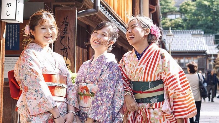 Jepang Wajibkan Warganya Tertawa Sehari Sekali