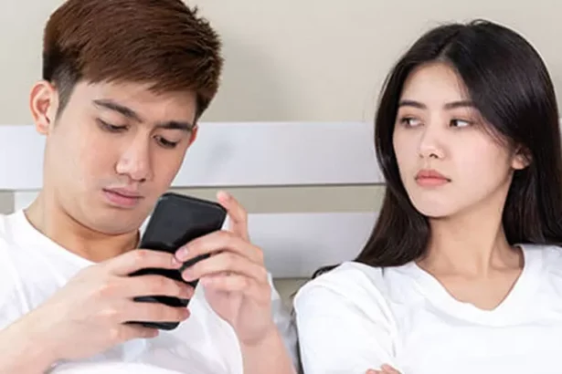 Ciri-Ciri Pasangan Selingkuh: Waspada dan Bertindak Bijak