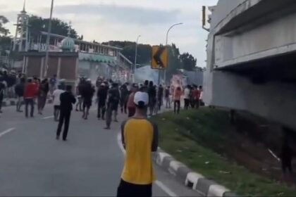 Bentrokan Terjadi di Kawasan Bassura Mall Jakarta Timur